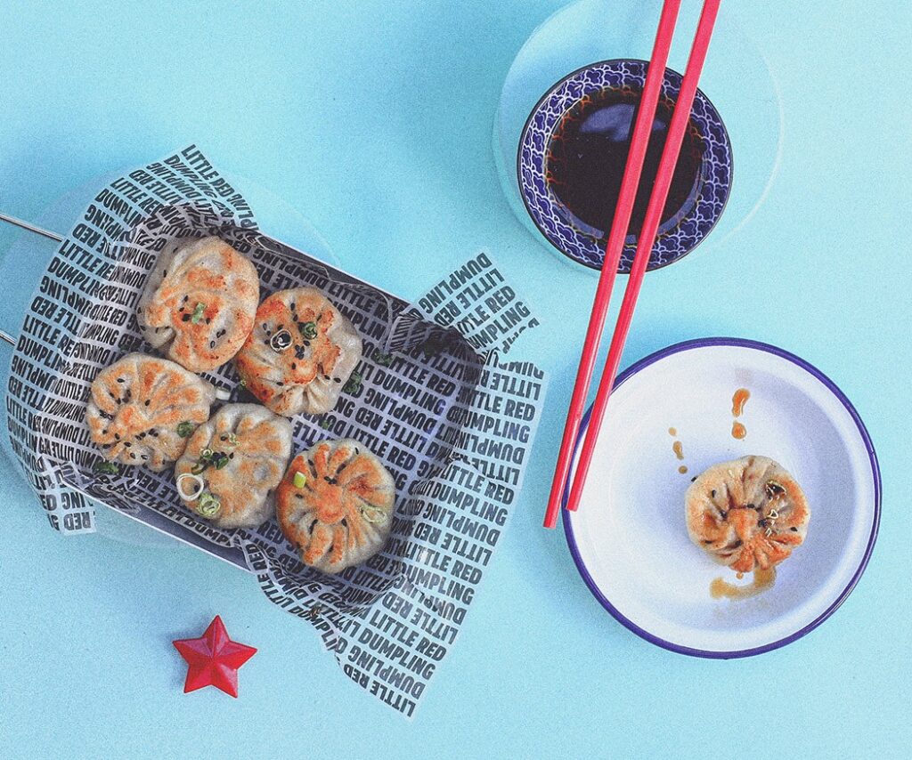 Little Red Dumpling 品牌煎饺宣传图，非门店实景